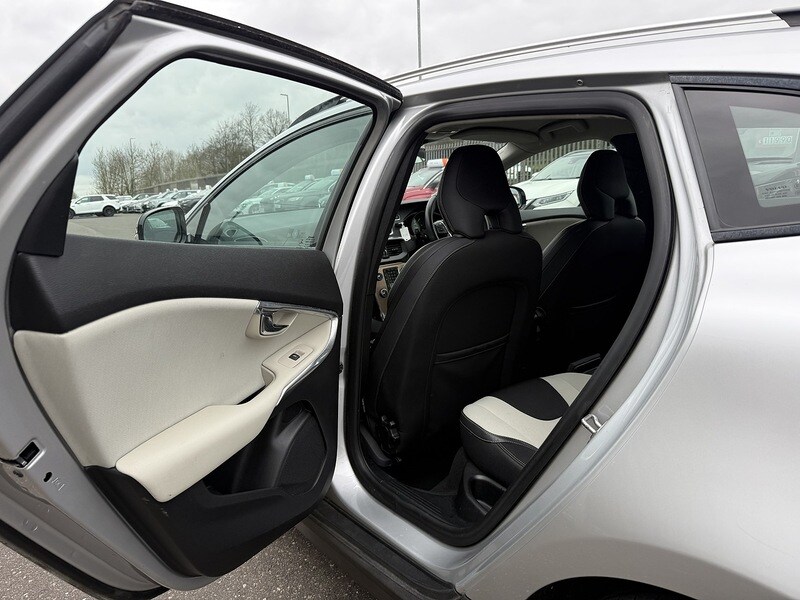 Used Volvo V40 2013 for sale - 78097566: Photo 31