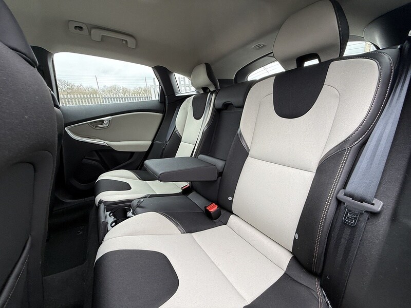 Used Volvo V40 2013 for sale - 78097566: Photo 35