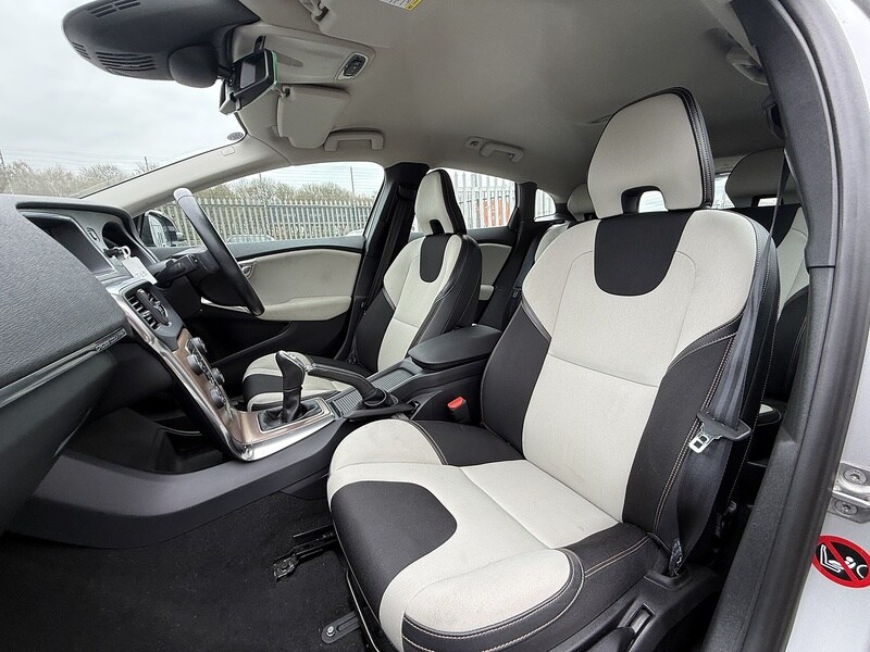 Used Volvo V40 2013 for sale - 78097566: Photo 37