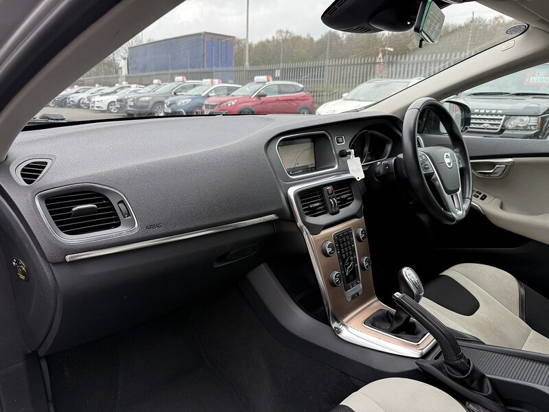 Used Volvo V40 2013 for sale - 78097566: Photo 38