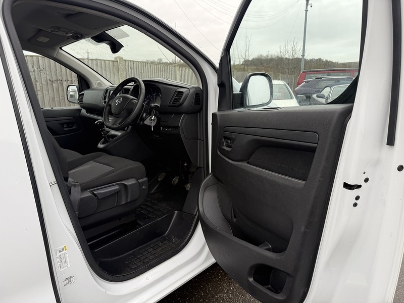 Used Vauxhall Vivaro 2023 for sale - 77258937: Photo 16
