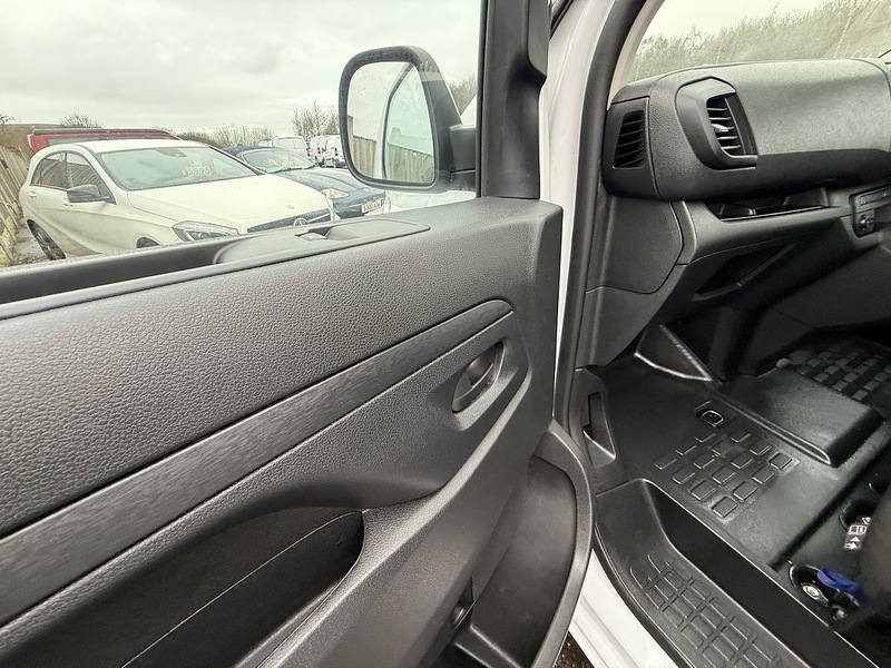 Used Vauxhall Vivaro 2023 for sale - 77258937: Photo 32