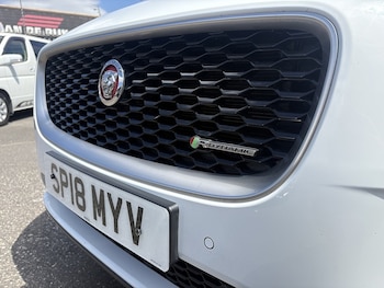 Used Jaguar E-Pace 2018 for sale - 79210737: Photo