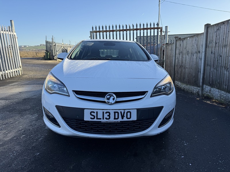 Used Vauxhall Astra 2013 for sale - 77258895: Photo 2