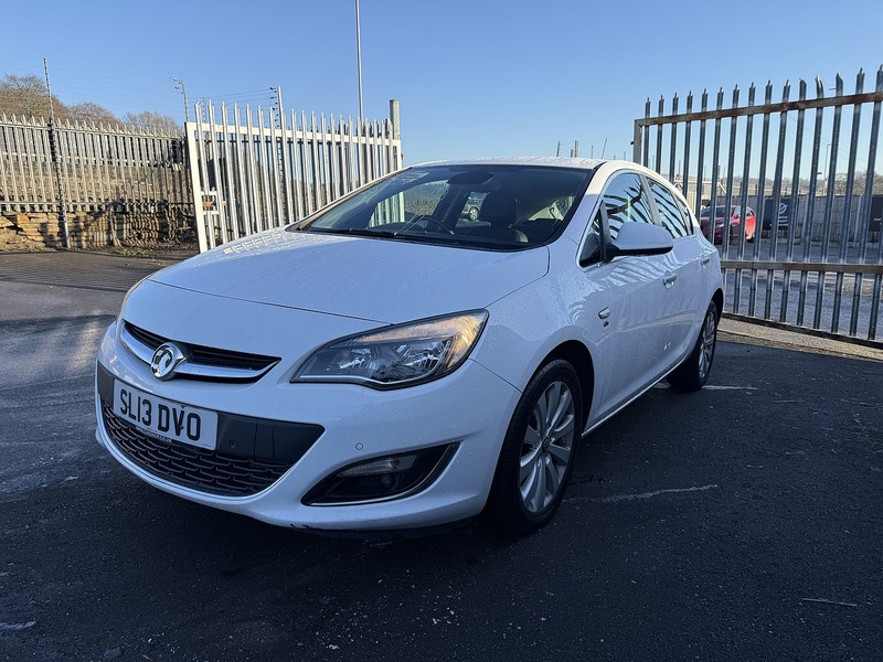 Used Vauxhall Astra 2013 for sale - 77258895: Photo 3