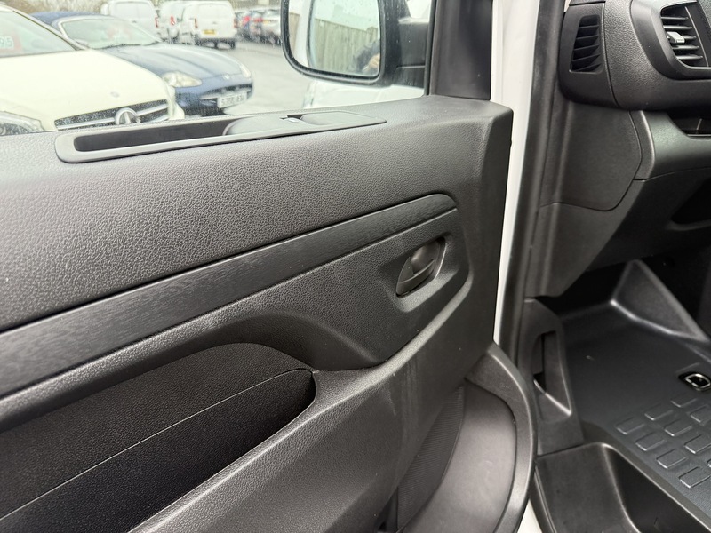 Used Vauxhall Vivaro 2023 for sale - 77258935: Photo 42