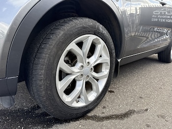Used Land Rover Discovery Sport 2015 for sale - 79423269: Photo