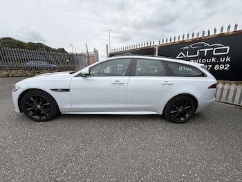 Used Jaguar XF 2018 for sale - 79653942: Photo