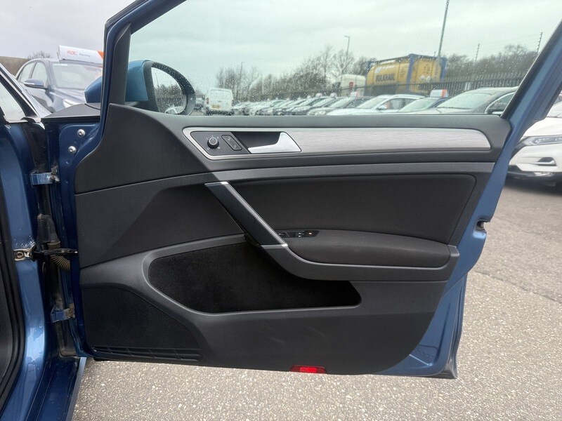 Used Volkswagen Golf 2016 for sale - 77465337: Photo 23