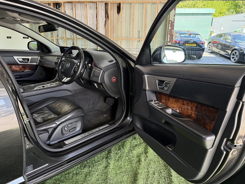 Used Jaguar XF 2010 for sale - 76193970: Photo 15