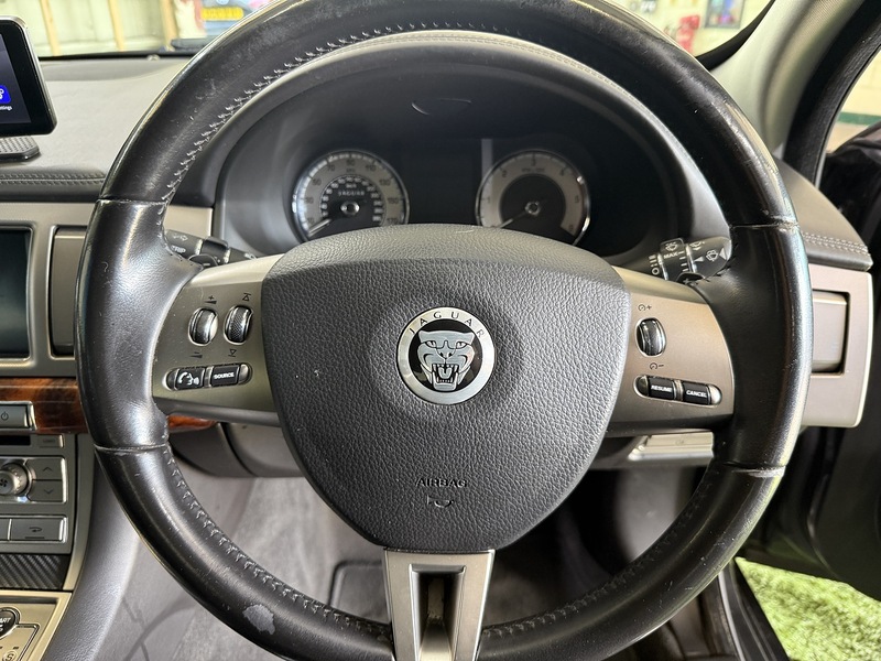 Used Jaguar XF 2010 for sale - 76193970: Photo 21