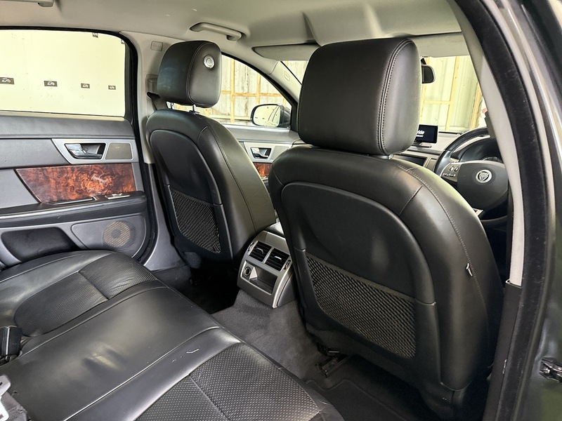 Used Jaguar XF 2010 for sale - 76193970: Photo 32