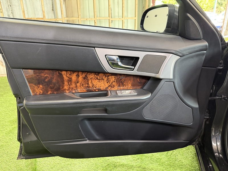 Used Jaguar XF 2010 for sale - 76193970: Photo 48