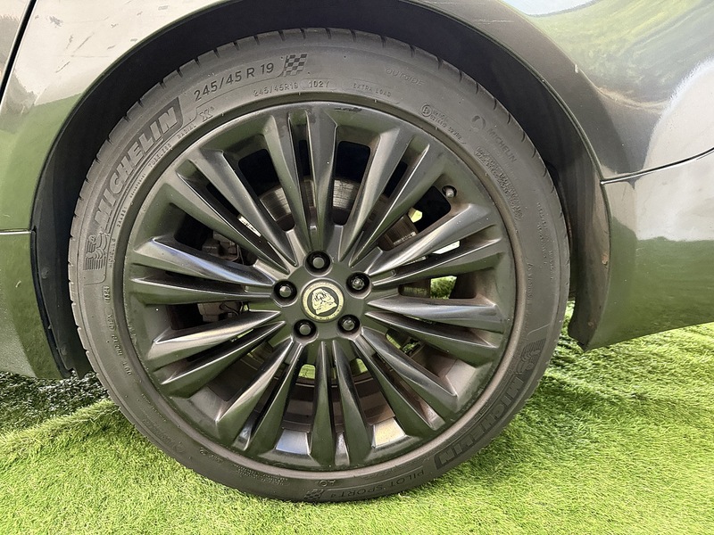 Used Jaguar XF 2010 for sale - 76193970: Photo 5