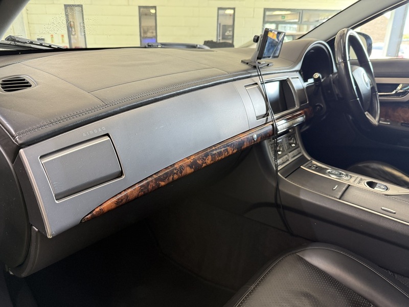 Used Jaguar XF 2010 for sale - 76193970: Photo 51