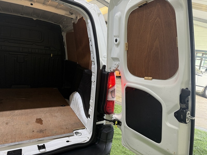 Used Peugeot Partner 2019 for sale - 77530311: Photo 32