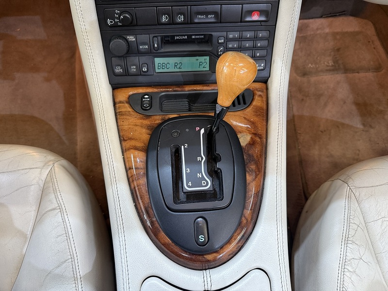 Used Jaguar XK8 1999 for sale - 77258872: Photo 18