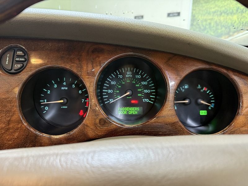 Used Jaguar XK8 1999 for sale - 77258872: Photo 22