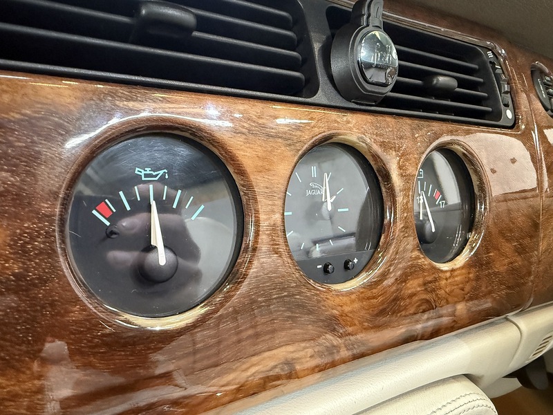 Used Jaguar XK8 1999 for sale - 77258872: Photo 23