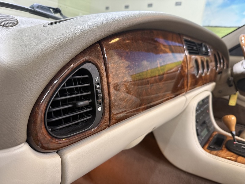 Used Jaguar XK8 1999 for sale - 77258872: Photo 28