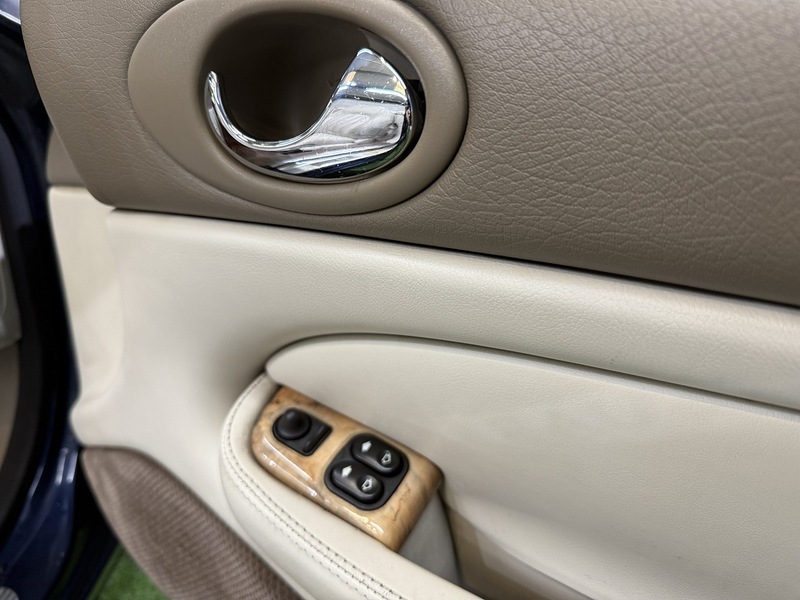 Used Jaguar XK8 1999 for sale - 77258872: Photo 40