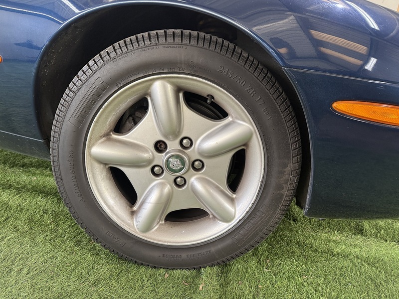 Used Jaguar XK8 1999 for sale - 77258872: Photo 5