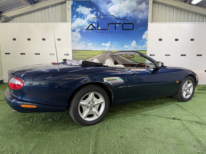 Used Jaguar XK8 1999 for sale - 77258872: Photo 9