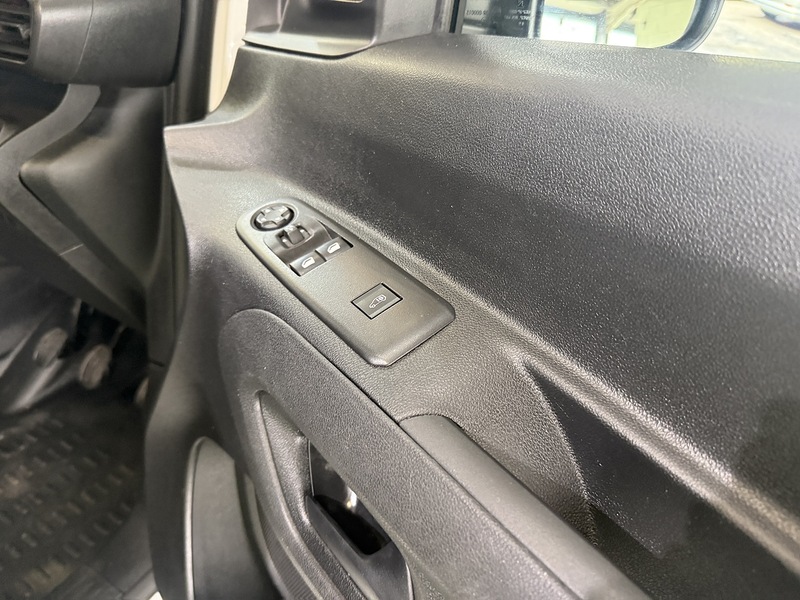 Used Peugeot Partner 2019 for sale - 77258882: Photo 18