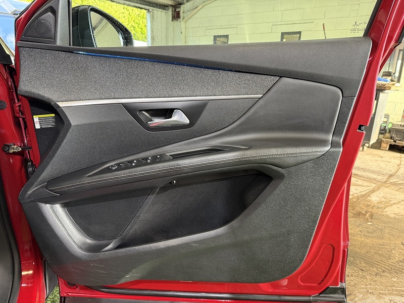 Used Peugeot 3008 2018 for sale - 77258897: Photo 26