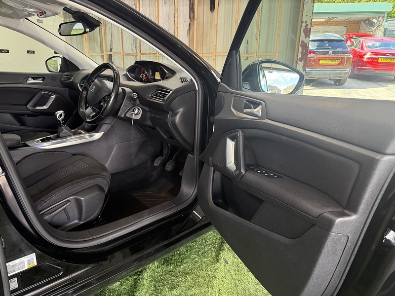 Used Peugeot 308 2016 for sale - 76193952: Photo 12