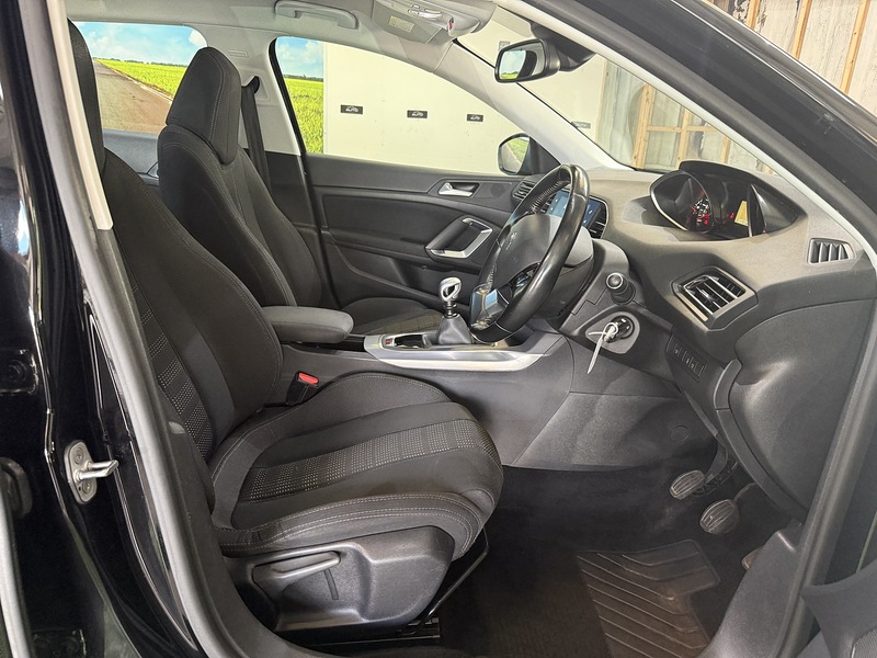 Used Peugeot 308 2016 for sale - 76193952: Photo 16