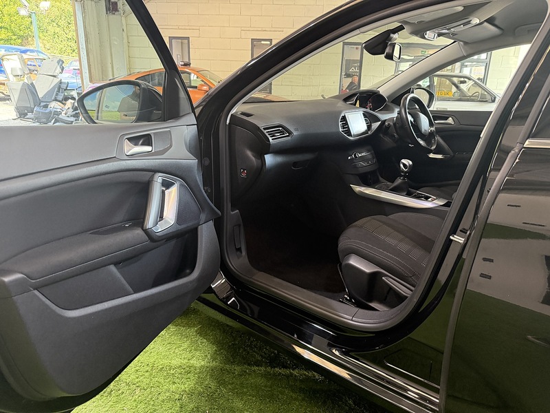 Used Peugeot 308 2016 for sale - 76193952: Photo 37