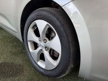 Used Kia Carens 2015 for sale - 75208892: Photo