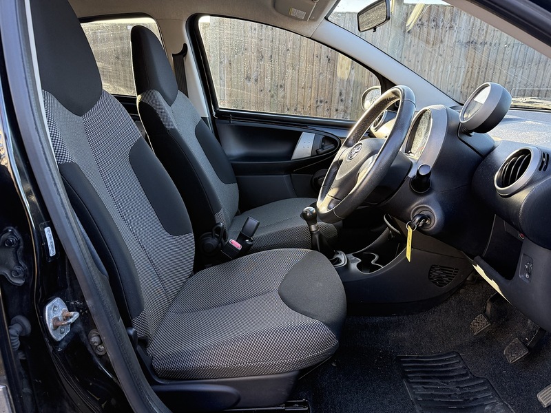 Used Toyota AYGO 2012 for sale - 77258894: Photo 17