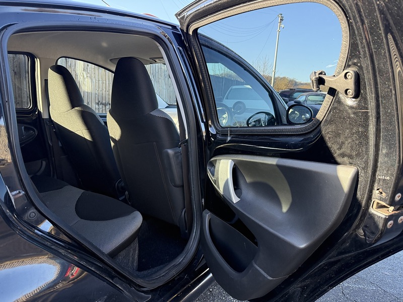 Used Toyota AYGO 2012 for sale - 77258894: Photo 21