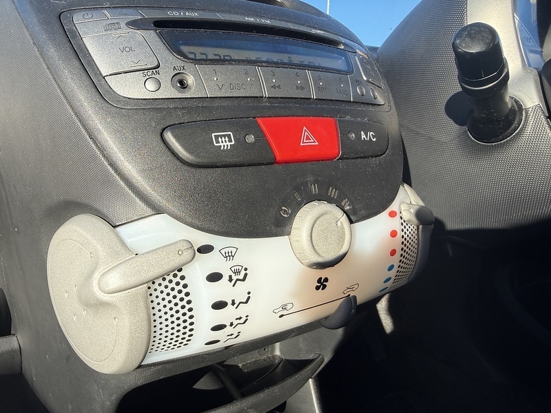 Used Toyota AYGO 2012 for sale - 77258894: Photo 39