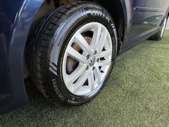 Used Volkswagen Touran 2011 for sale - 74397740: Photo