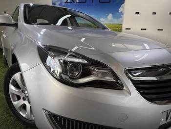 Used Vauxhall Insignia 2015 for sale - 76193967: Photo 2