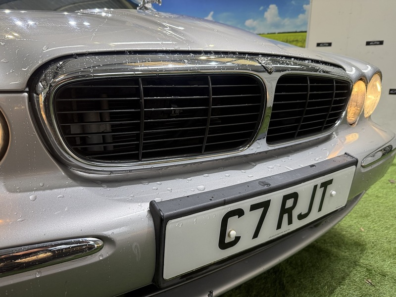 Used Jaguar XJ 2003 for sale - 77258891: Photo 2