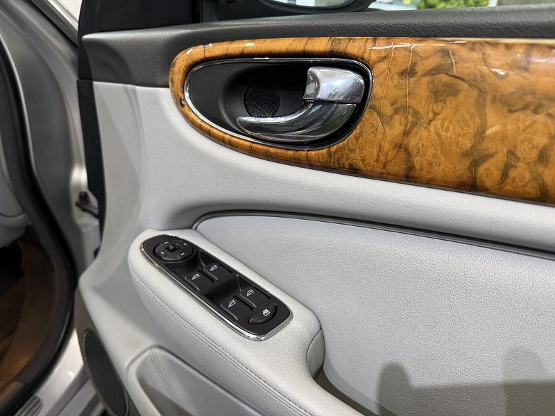 Used Jaguar XJ 2003 for sale - 77258891: Photo 22