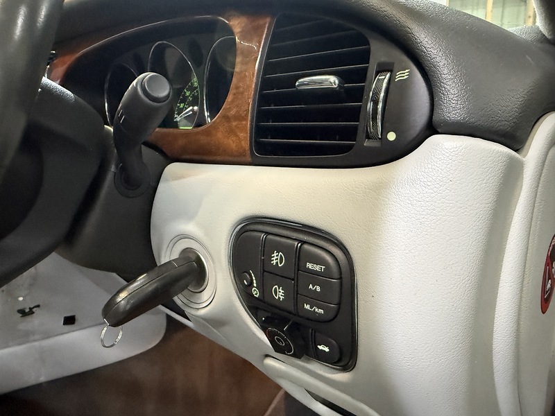 Used Jaguar XJ 2003 for sale - 77258891: Photo 25