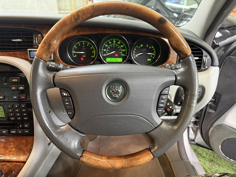 Used Jaguar XJ 2003 for sale - 77258891: Photo 29