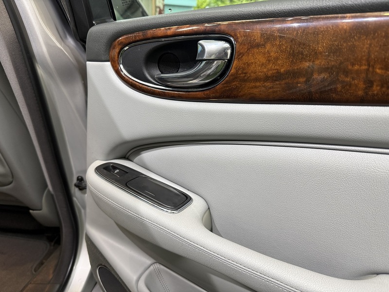 Used Jaguar XJ 2003 for sale - 77258891: Photo 37