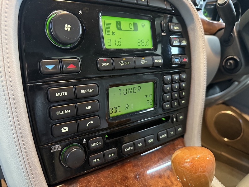 Used Jaguar XJ 2003 for sale - 77258891: Photo 61