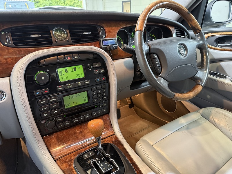 Used Jaguar XJ 2003 for sale - 77258891: Photo 62