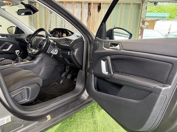 Used Peugeot 308 2017 for sale - 76193996: Photo 18
