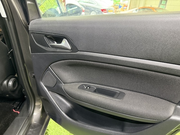 Used Peugeot 308 2017 for sale - 76193996: Photo 31
