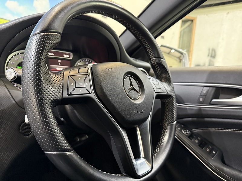 Used Mercedes-Benz A-Class 2015 for sale - 76193975: Photo 44