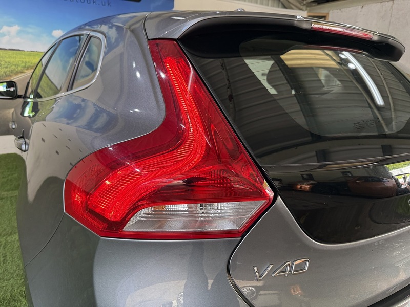 Used Volvo V40 2015 for sale - 76339763: Photo 10