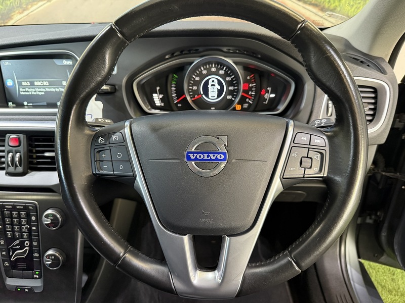 Used Volvo V40 2015 for sale - 76339763: Photo 14